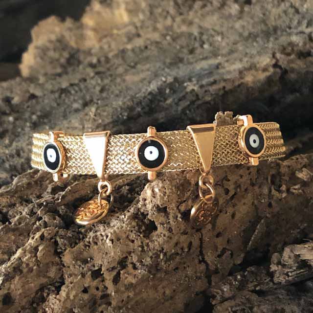 Gold mesh eye bracelet