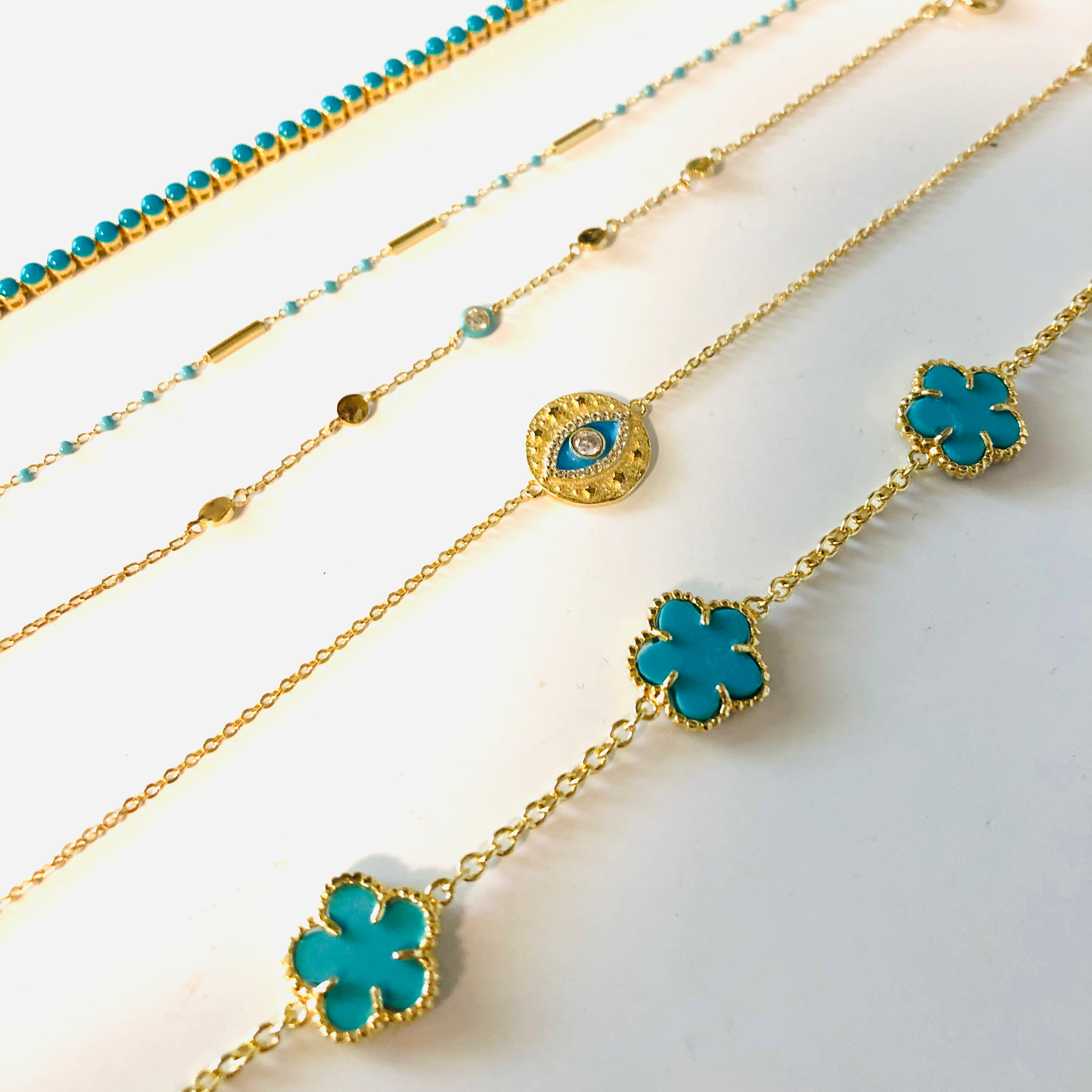 Tiny turquoise bracelet